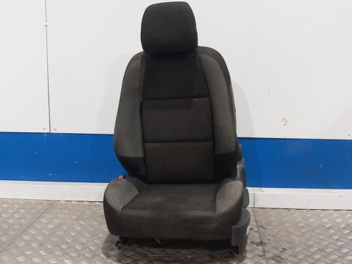  ASIENTO DELANTERO IZQUIERDO 