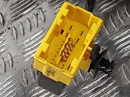  ASIENTO DELANTERO IZQUIERDO 