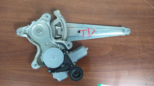 ELEVALUNAS TRASERO DERECHO TOYOTA LAND CRUISER (J15) 