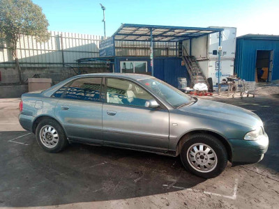 AUDI A4 BERLINA (B5)