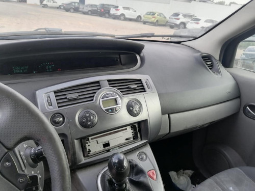 RENAULT SCENIC II (JM) — vehículo donante para recambios 