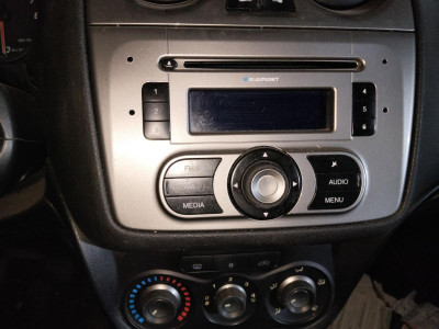 SISTEMA AUDIO / RADIO CD