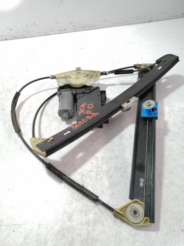 ELEVALUNAS DELANTERO DERECHO AUDI A4 BERLINA (8E) 