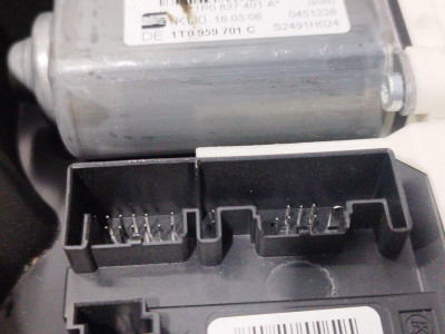 ELEVALUNAS DELANTERO IZQUIERDO, SEAT, LEON (1P1)