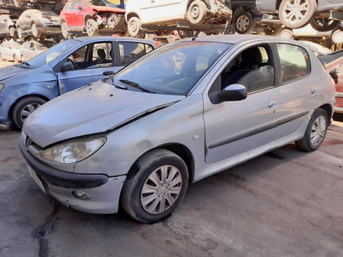 PEUGEOT 206 — vehículo donante para recambios 