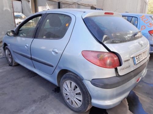 PEUGEOT 206 — vehículo donante para recambios 
