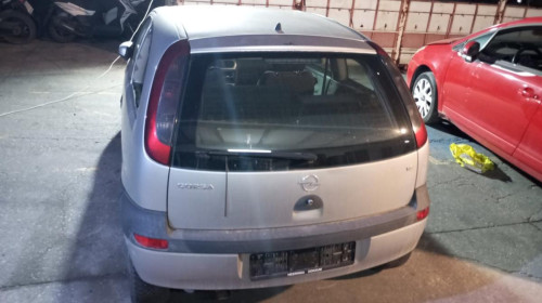 OPEL CORSA C — vehículo donante para recambios 