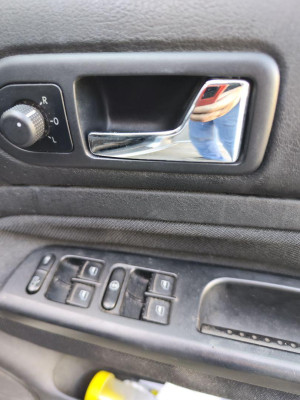 MANETA INTERIOR DELANTERA DERECHA