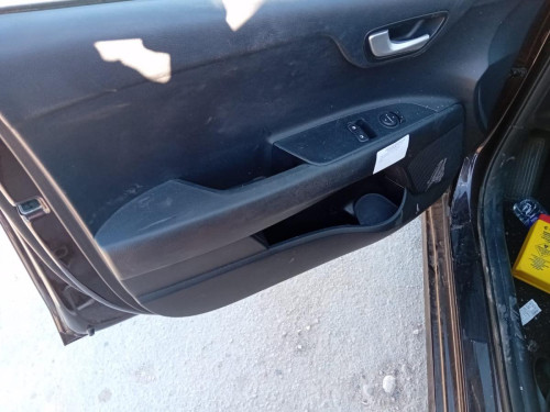 KIA RIO (YB) — vehículo donante para recambios 