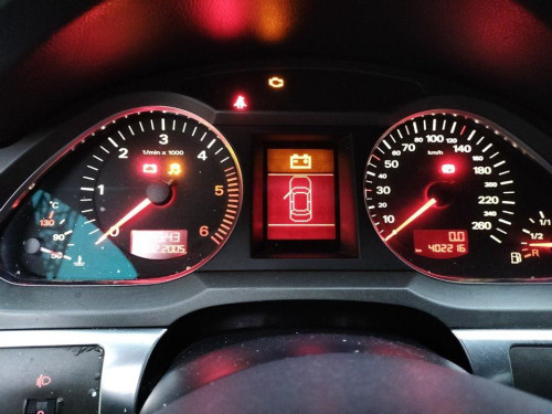  AUDI A6 BERLINA (4F2) 