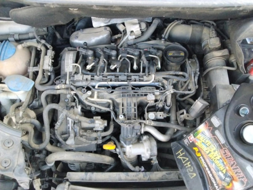 VOLKSWAGEN TOURAN (1T3) — vehículo donante para recambios 