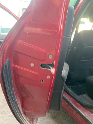 CERRADURA PUERTA TRASERA IZQUIERDA