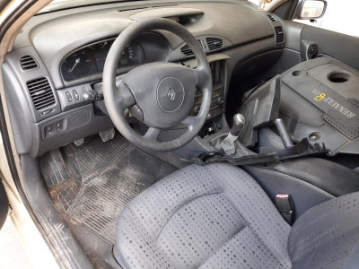 RENAULT LAGUNA II (BG0)