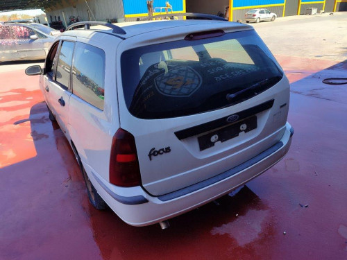  FORD FOCUS BERLINA (CAK) 