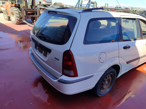  FORD FOCUS BERLINA (CAK) 