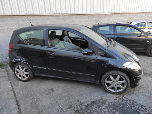 MERCEDES-BENZ CLASE A (BM 169) — vehículo donante para recambios 
