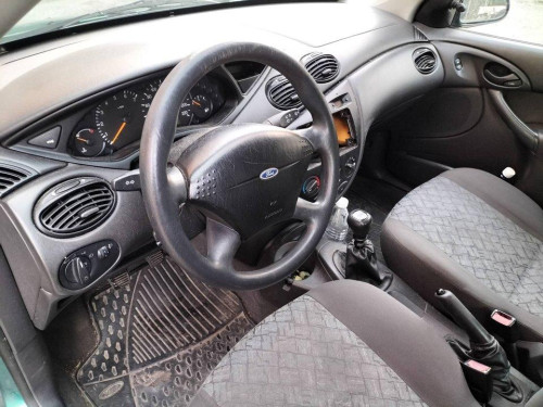  FORD FOCUS BERLINA (CAK) 