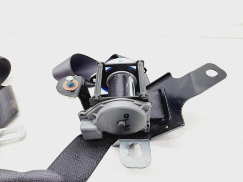 CINTURON SEGURIDAD TRASERO CENTRAL Kia CARENS (RP) 