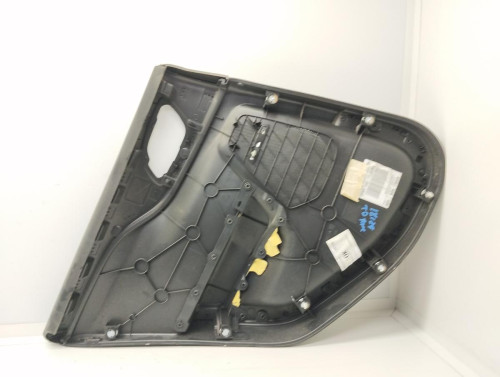 GUARNECIDO PUERTA TRASERA DERECHA DS 4 