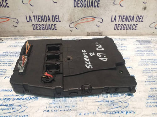  CAJA RELES / FUSIBLES 