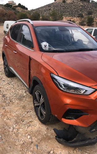 MG ZS — vehículo donante para recambios 