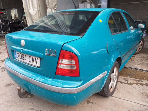  SKODA OCTAVIA BERLINA (1U2) 
