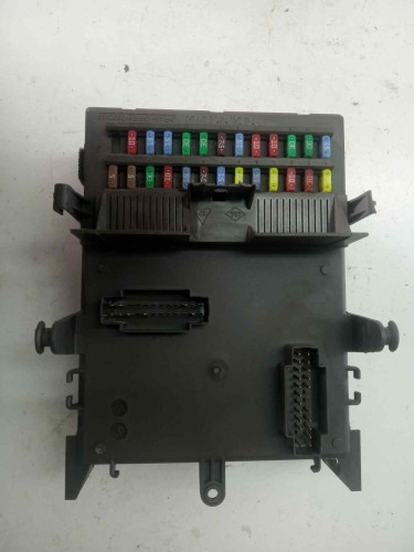CAJA RELES / FUSIBLES Renault LAGUNA (B56) 