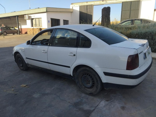  Volkswagen Passat Berlina (3A2)(09.1993->) SIN IDENTIFICAR 