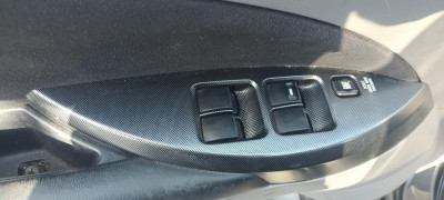 MITSUBISHI GRANDIS (NA0W)