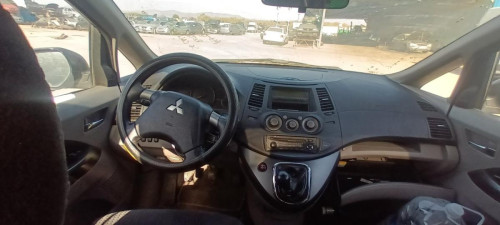  MITSUBISHI GRANDIS (NA0W) 