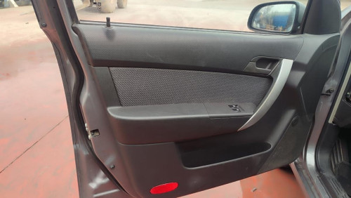 CHEVROLET AVEO BERLINA — vehículo donante para recambios 
