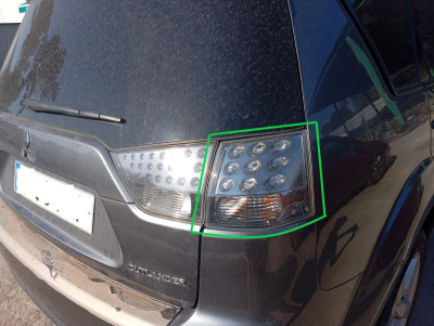 PILOTO TRASERO DERECHO, MITSUBISHI, OUTLANDER (CW0)
