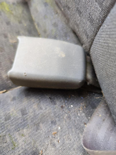 ENGANCHE CINTURON TRASERO DERECHO, KIA, CARENS (RS)