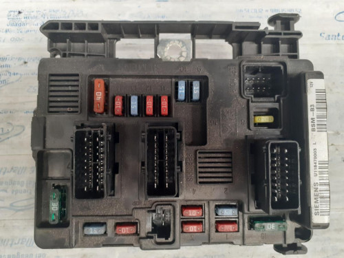  CAJA RELES / FUSIBLES 