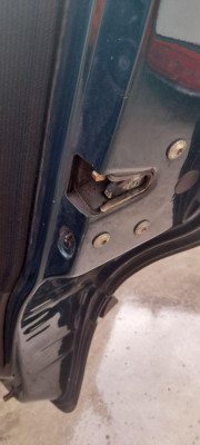 CERRADURA PUERTA TRASERA DERECHA