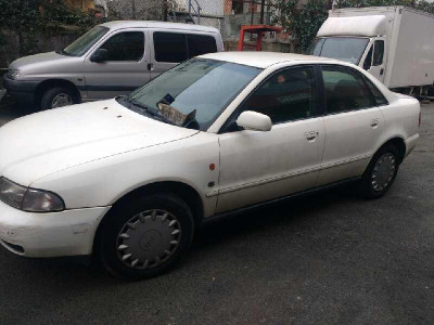 AUDI A4 BERLINA (B5)