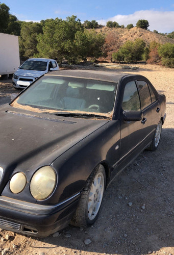 MERCEDES-BENZ CLASE E (BM 210) BERLINA — автомобиль-донор на запчасти 