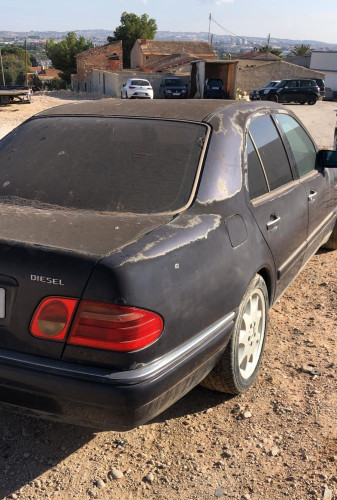 MERCEDES-BENZ CLASE E (BM 210) BERLINA — автомобиль-донор на запчасти 