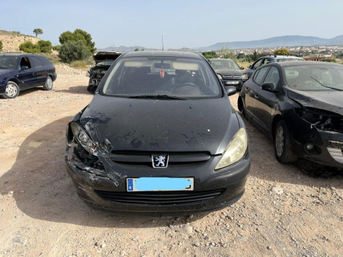 PEUGEOT 307 (S1)(04.2001) — vehículo donante para recambios 