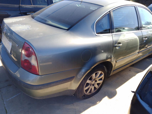  VOLKSWAGEN PASSAT BERLINA (3B3) 