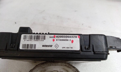 CAJA RELES / FUSIBLES