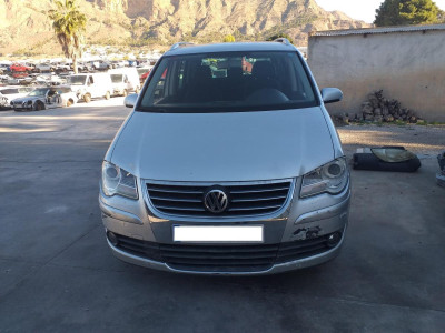 VOLKSWAGEN TOURAN (1T2)