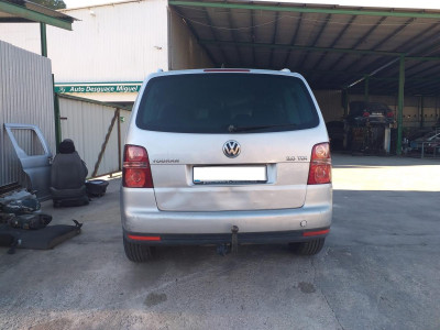VOLKSWAGEN TOURAN (1T2)