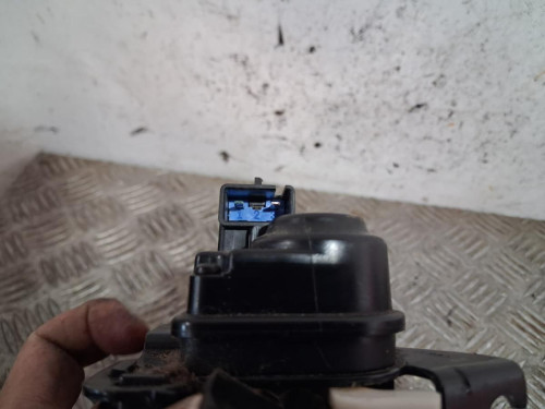 CERRADURA MALETERO / PORTON 