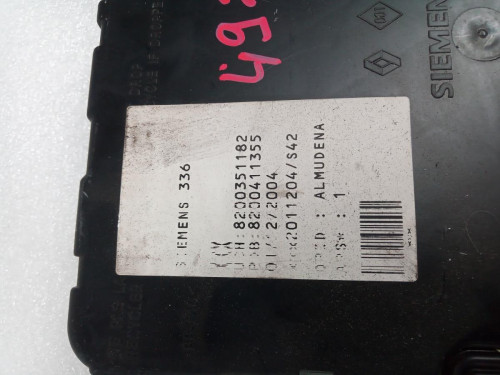  CAJA RELES / FUSIBLES Renault MEGANE II BERLINA 5P 