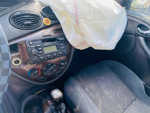  FORD FOCUS BERLINA (CAK) 