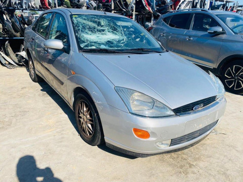  FORD FOCUS BERLINA (CAK) 