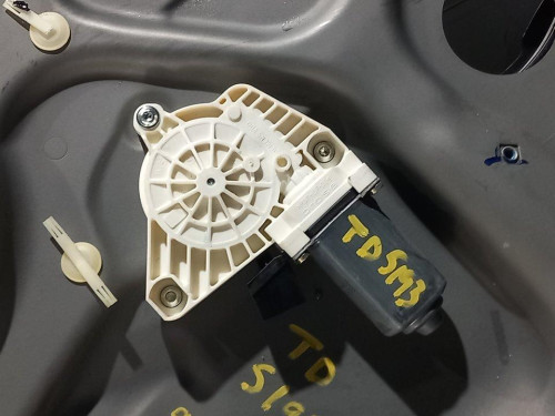  ELEVALUNAS TRASERO DERECHO Mercedes-Benz CLASE B (BM 245) 