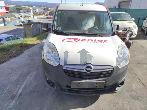 OPEL COMBO D — vehículo donante para recambios 