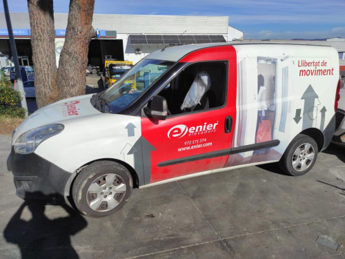 OPEL COMBO D — vehículo donante para recambios 